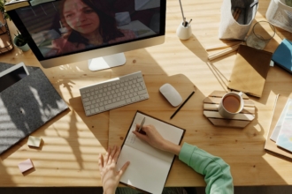 Online learning vs traditional learning