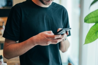 Top 11 apps for effortless buying and selling online in 2026